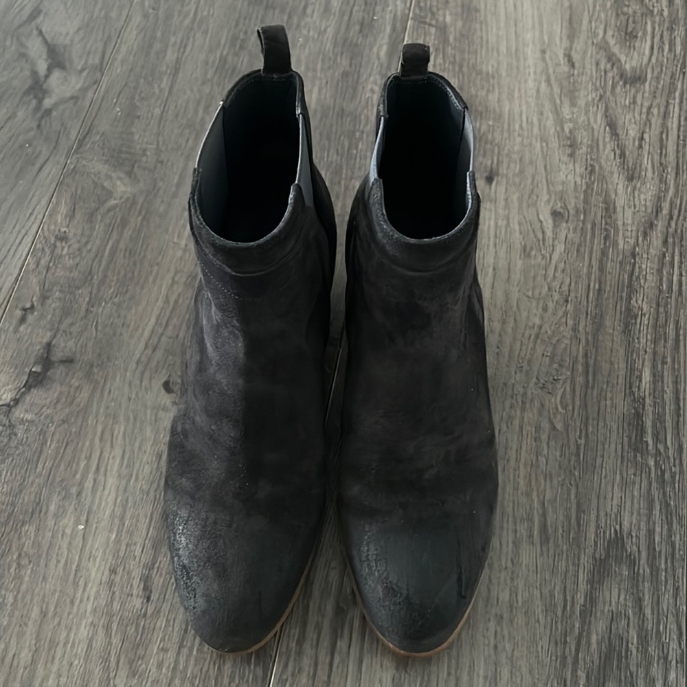 VINCE suede ankle booties gray Sz 6